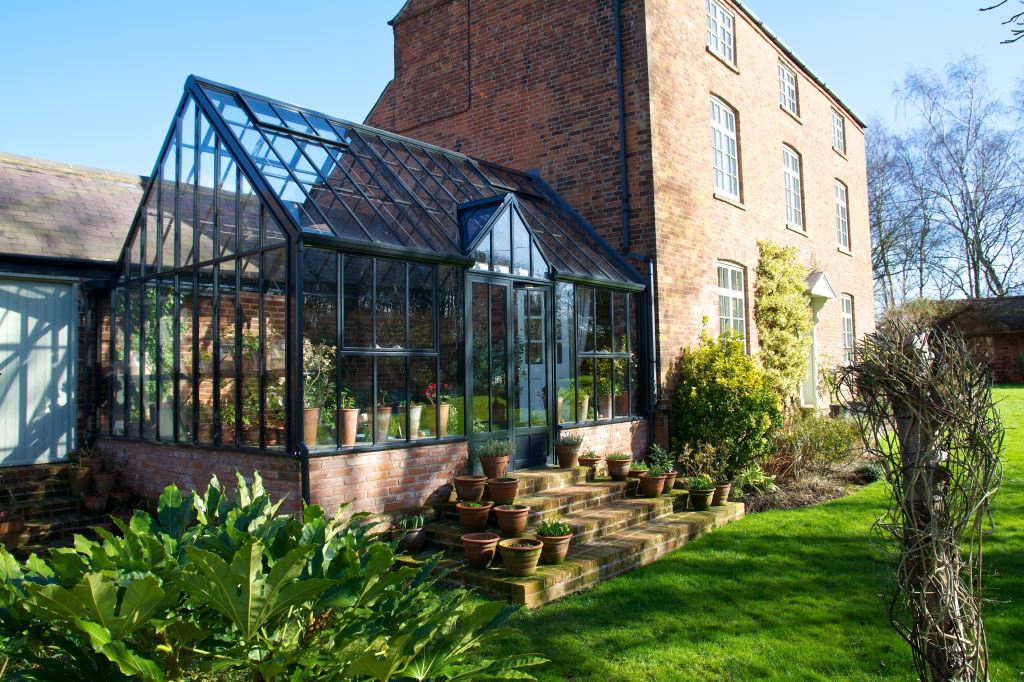 HISTORIC GREENHOUSES FOR MODERN HOMEOWNERS