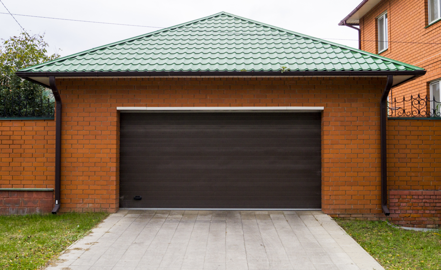 Choosing the right material for a garage @LidgetCompton