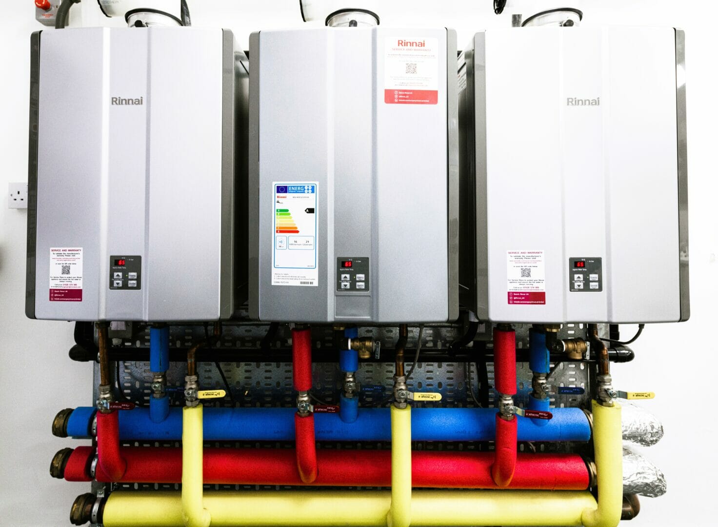 RETRO-FIT PROJECT FUTUREPROOFS BY REPLACING TRADITIONAL STORAGE WITH HYDROGEN BLENDS READY CONTINUOUS FLOW WATER HEATERS #Engineering #New #SystemYields @rinnai_uk