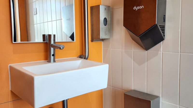 The advantages of smarter washroom design