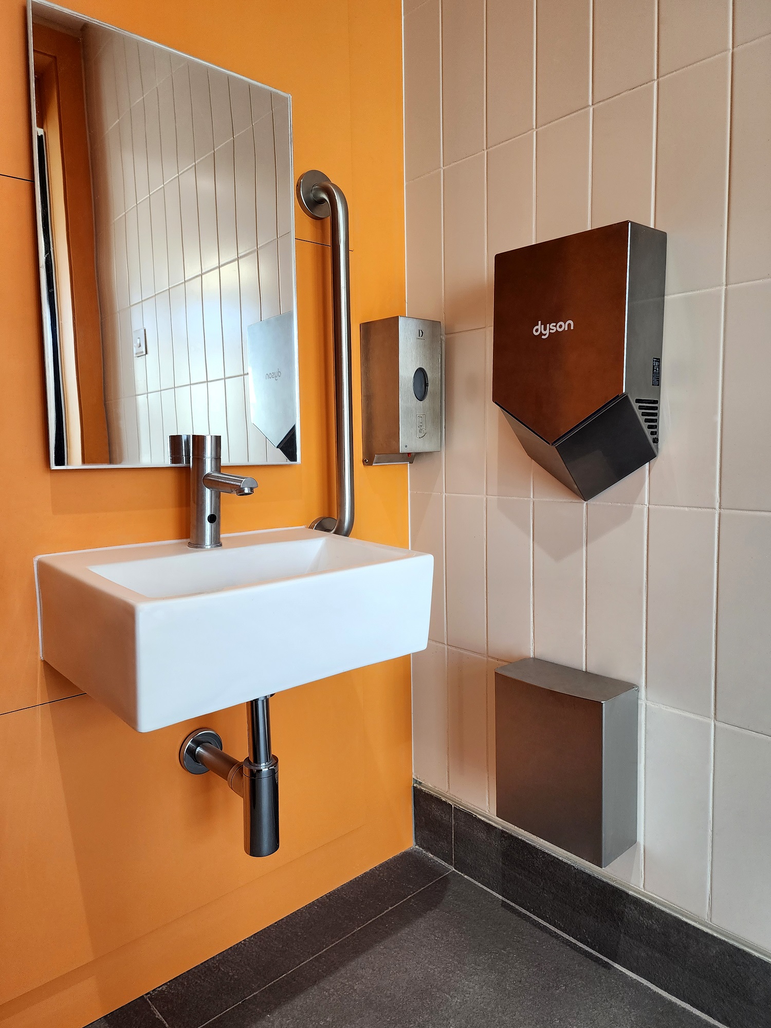 The advantages of smarter washroom design